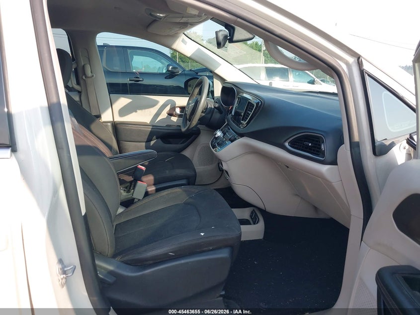 2017 Chrysler Pacifica VIN 2C4RC1DG9HR633593 IAAI salvage auction — FRONT END, Wait Title, sold $1,550 on 2026-09-12 (photo 5)