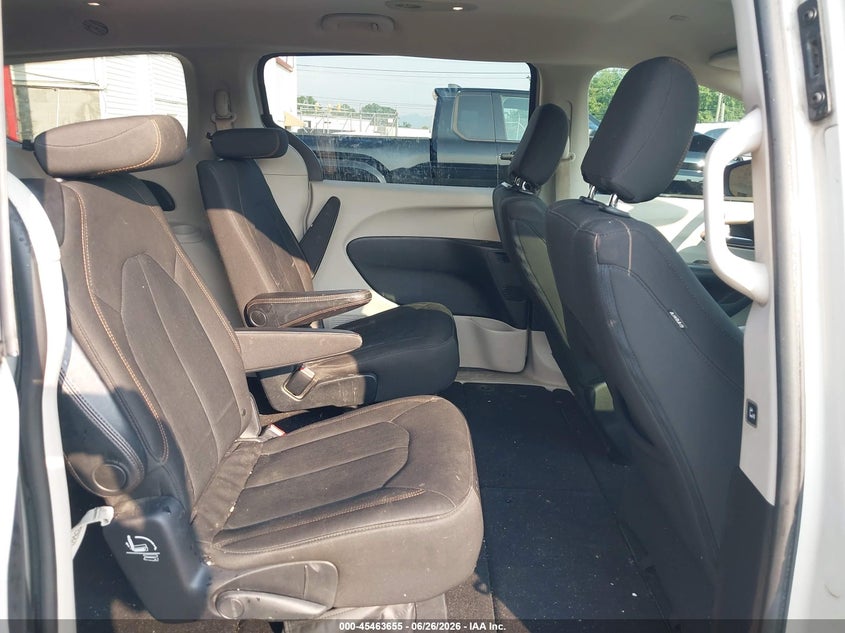 2017 Chrysler Pacifica VIN 2C4RC1DG9HR633593 IAAI salvage auction — FRONT END, Wait Title, sold $1,550 on 2026-09-12 (photo 8)