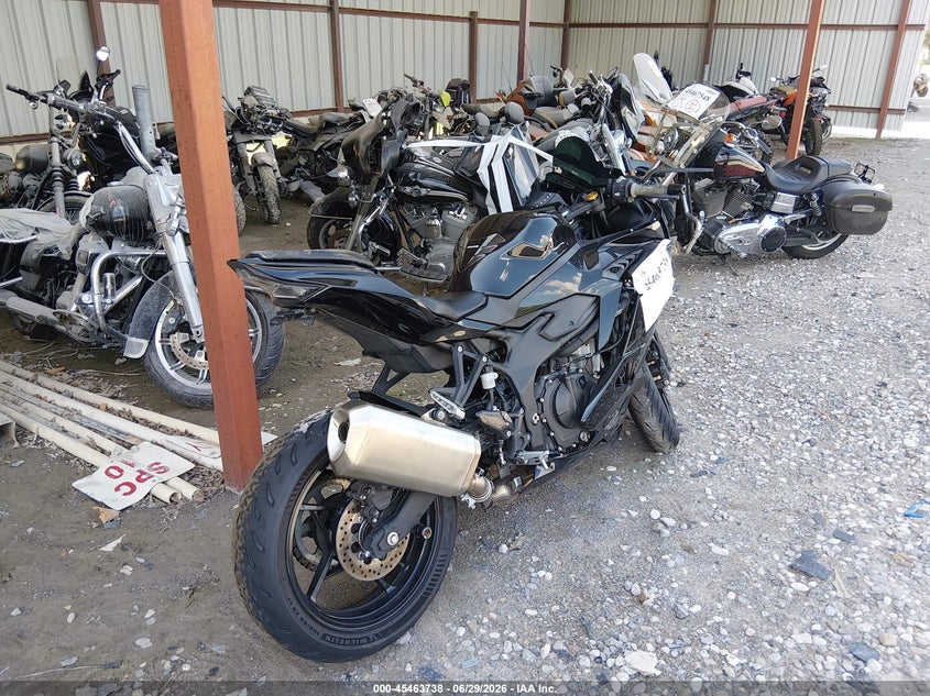 2024 Kawasaki Zx VIN ML5ZXCP12RDA28453 IAAI salvage auction — RIGHT SIDE, Salvage Title, sold $1,050 on 2026-07-21 (photo 4)