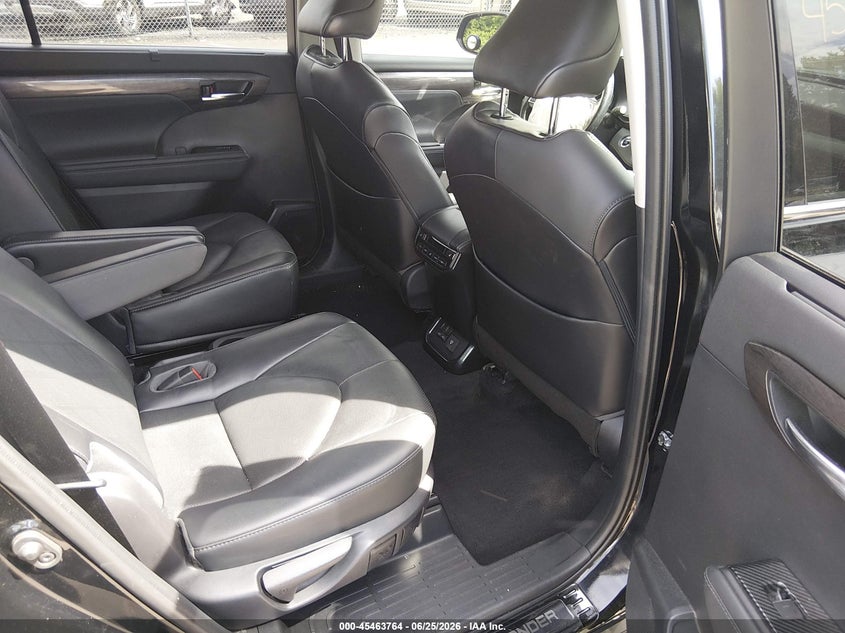 2022 Toyota Highlander VIN 5TDFZRBH2NS190556 IAAI salvage auction — FRONT END, Salvage Title, sold $16,650 on 2026-07-16 (photo 8)