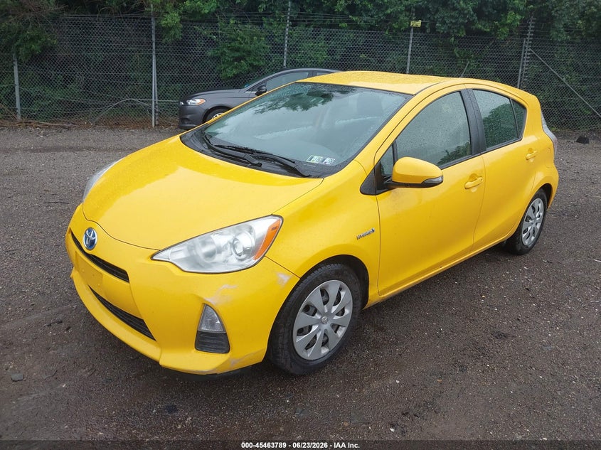 2014 Toyota Prius c VIN JTDKDTB35E1062937 IAAI salvage auction — NORMAL WEAR, Clear (Pennsylvania), sold $2,000 on 2026-07-24 (photo 2)
