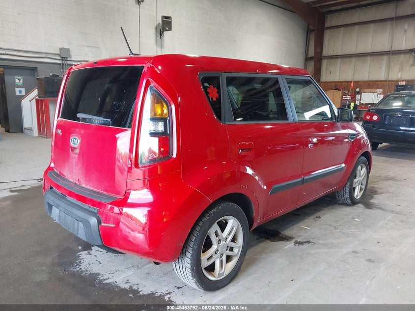 2010 Kia Soul VIN KNDJT2A2XA7108352 IAAI salvage auction — NORMAL WEAR, Clear (New York), sold $425 on 2026-07-15 (photo 4)