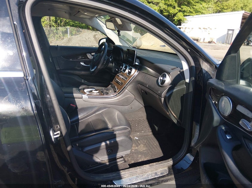 2017 Mercedes-benz Glc coupe VIN WDC0J4KB5HF154726 IAAI salvage auction — SIDE, Salvage (Massachusetts), sold $7,000 on 2026-08-08 (photo 5)