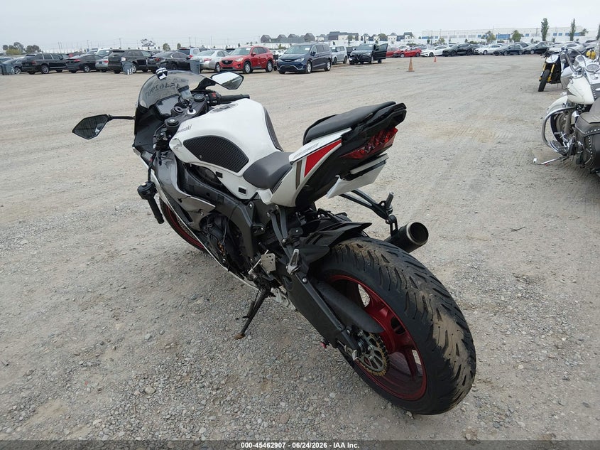 2024 Kawasaki Zx VIN JKBZXJJ15RA008785 IAAI salvage auction — LEFT SIDE, Salvage Title, sold $3,550 on 2026-07-22 (photo 3)