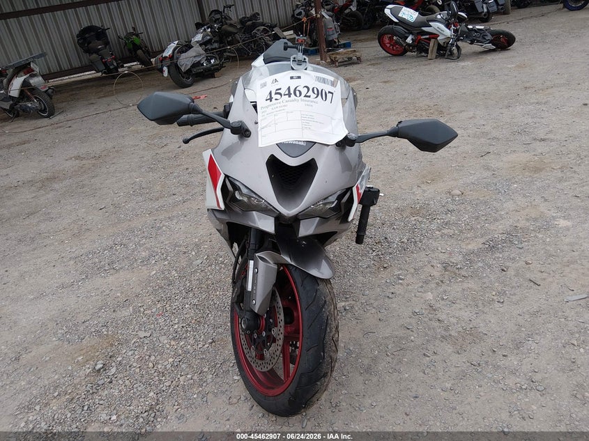 2024 Kawasaki Zx VIN JKBZXJJ15RA008785 IAAI salvage auction — LEFT SIDE, Salvage Title, sold $3,550 on 2026-07-22 (photo 5)
