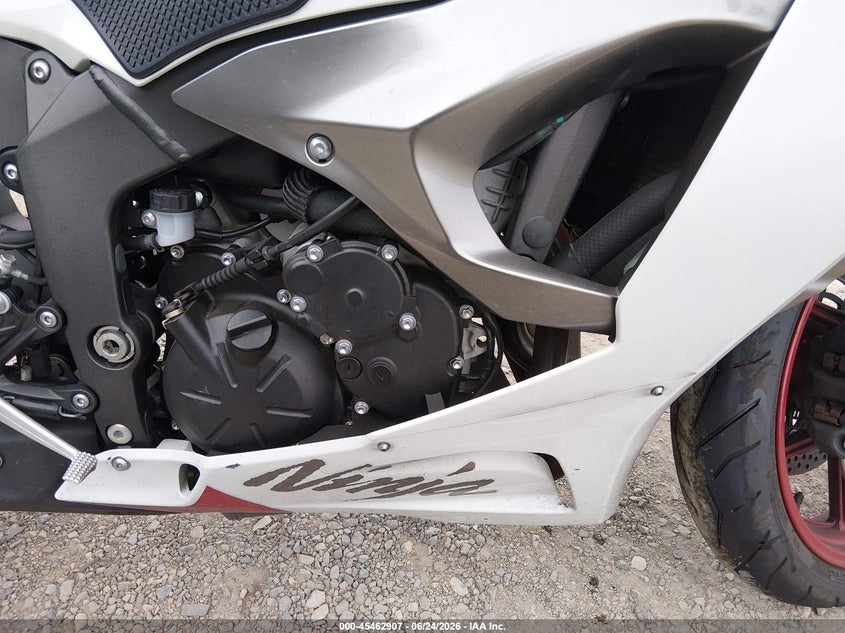 2024 Kawasaki Zx VIN JKBZXJJ15RA008785 IAAI salvage auction — LEFT SIDE, Salvage Title, sold $3,550 on 2026-07-22 (photo 8)