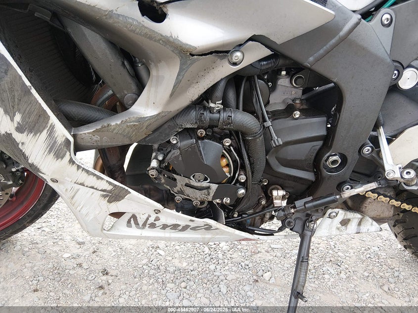 2024 Kawasaki Zx VIN JKBZXJJ15RA008785 IAAI salvage auction — LEFT SIDE, Salvage Title, sold $3,550 on 2026-07-22 (photo 9)