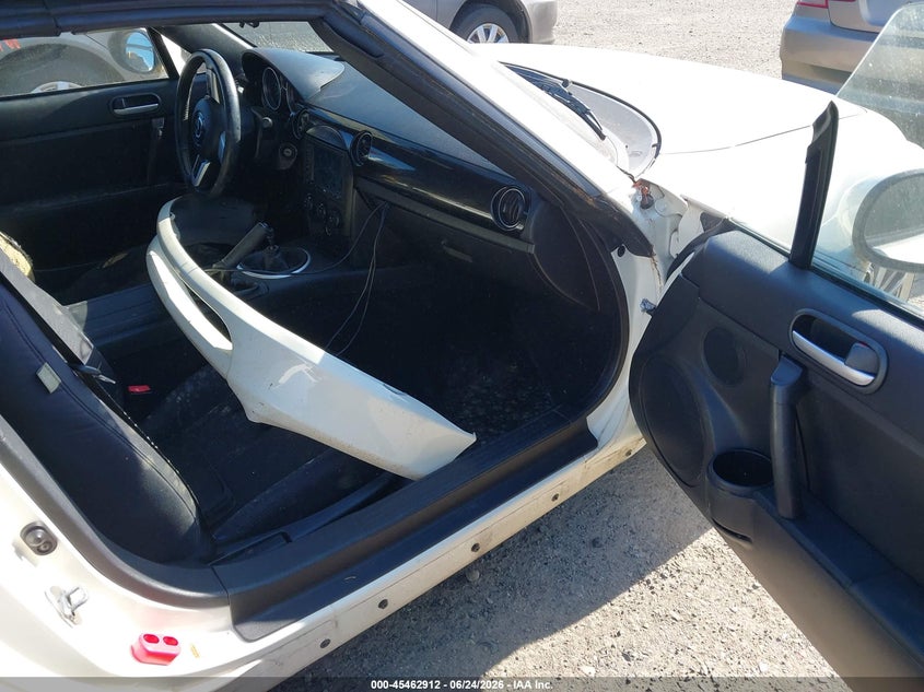 2006 Mazda Mx-5 VIN JM1NC25F860117274 IAAI salvage auction — NORMAL WEAR, Clear (Washington), sold $700 on 2026-07-22 (photo 5)