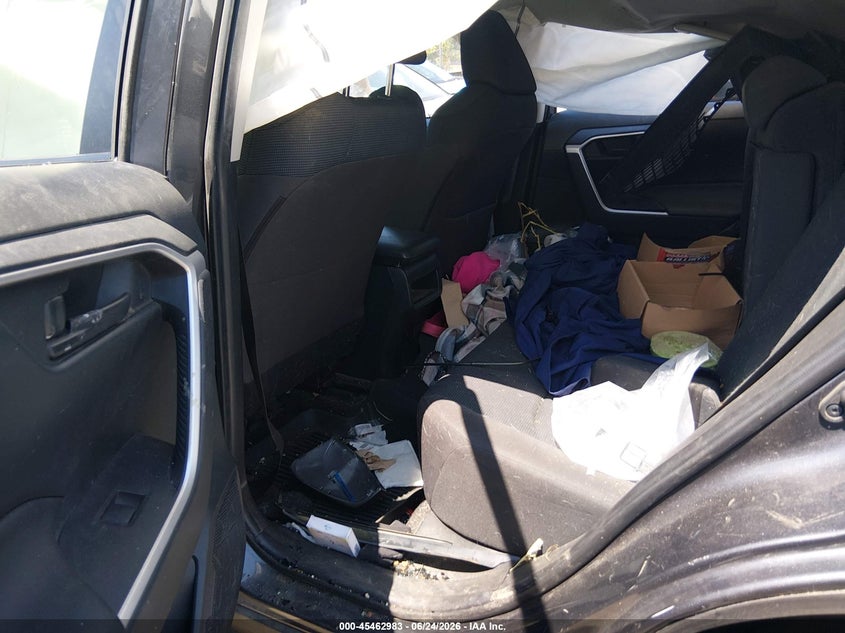 2019 Toyota Rav 4 VIN JTMG1RFV1KJ003036 IAAI salvage auction — ROLLOVER, Salvage Title, sold $2,025 on 2026-07-15 (photo 8)