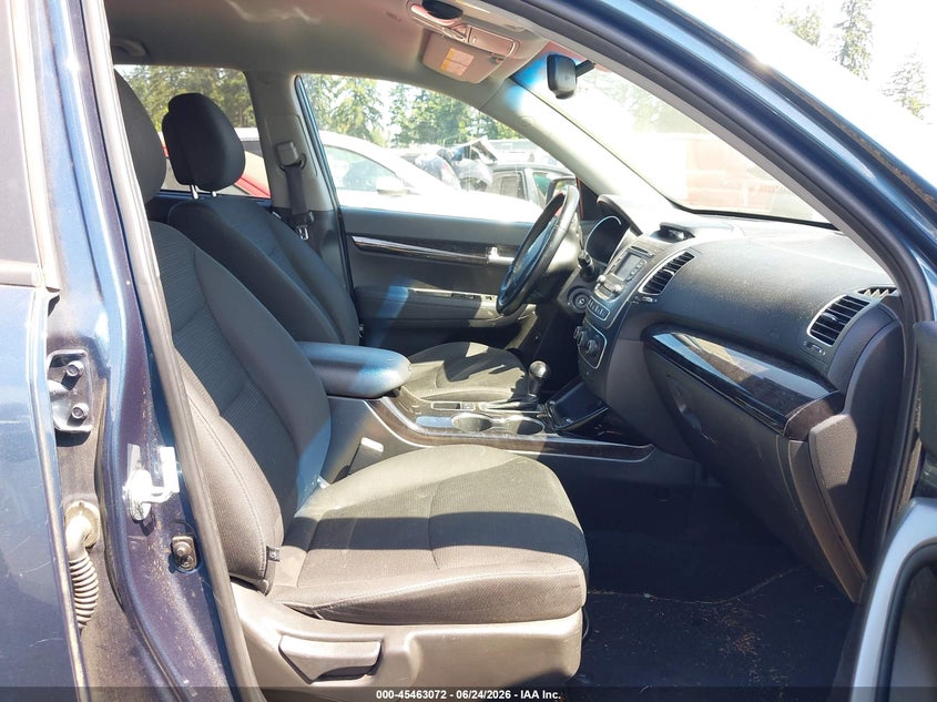2014 Kia Sorento VIN 5XYKT3A63EG525544 IAAI salvage auction — NORMAL WEAR, Clear (Washington), sold $825 on 2026-07-22 (photo 5)