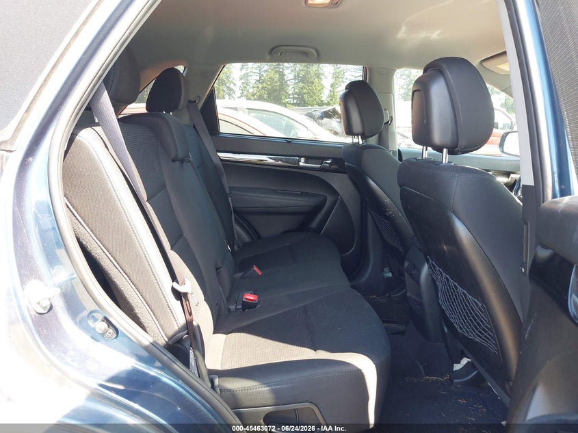 2014 Kia Sorento VIN 5XYKT3A63EG525544 IAAI salvage auction — NORMAL WEAR, Clear (Washington), sold $825 on 2026-07-22 (photo 8)