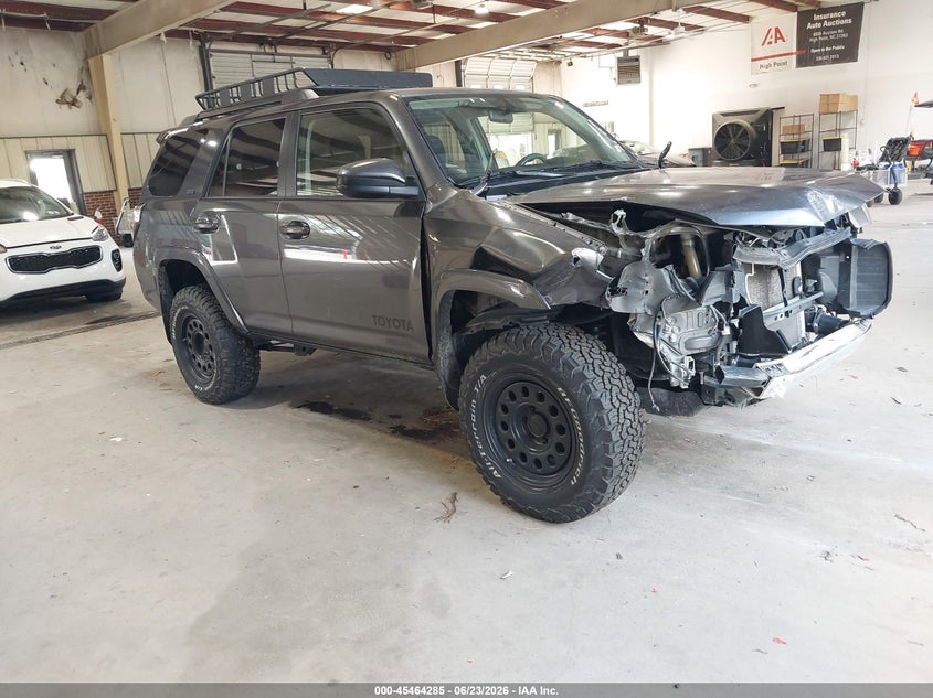 2017 Toyota 4runner VIN JTEBU5JR6H5460569 IAAI salvage auction — FRONT END, Salvage (North Carolina), sold $9,100 on 2026-08-01 (photo 1)