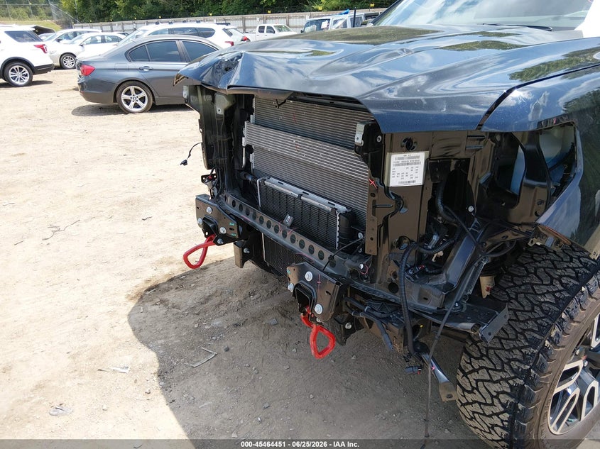 2025 Gmc SIERRA VIN 3GTUUEE80SG324842 IAAI salvage auction — FRONT END, Salvage Title, sold $24,800 on 2026-07-27 (photo 6)
