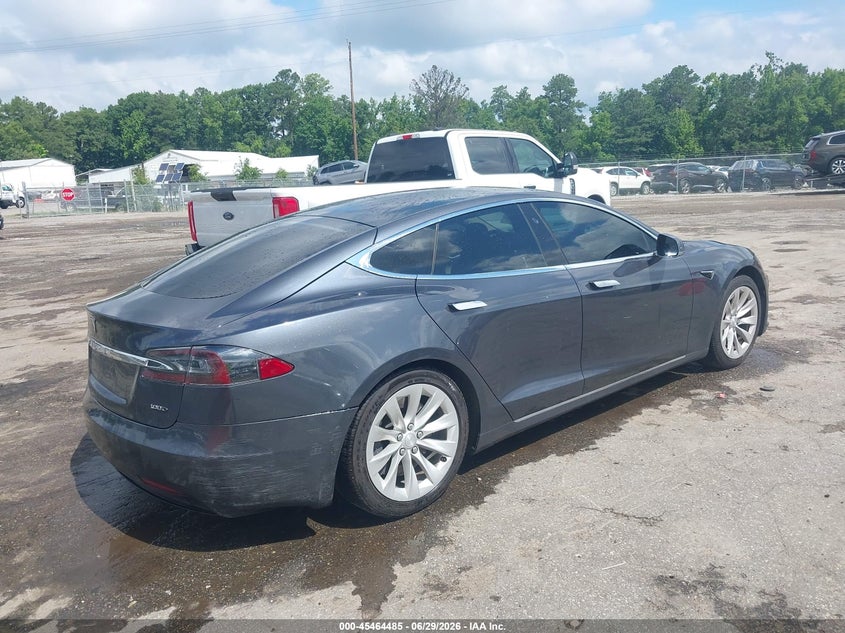 2017 Tesla Model s VIN 5YJSA1E29HF222300 IAAI salvage auction — SIDE, Salvage (Virginia), sold $8,500 on 2026-08-01 (photo 4)
