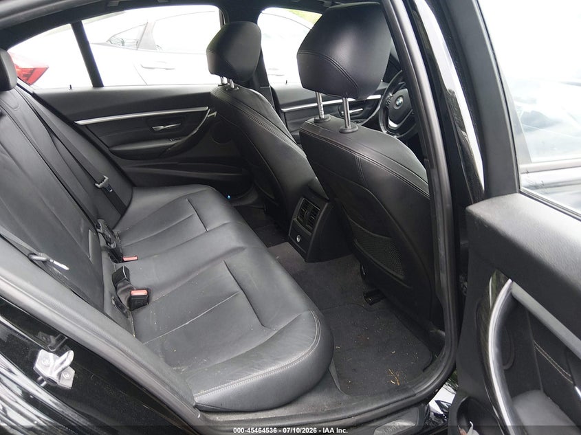 2016 BMW 3er VIN WBA8E3G59GNT80425 IAAI salvage auction — FRONT & REAR, Salvage Title, sold $2,900 on 2026-08-05 (photo 8)