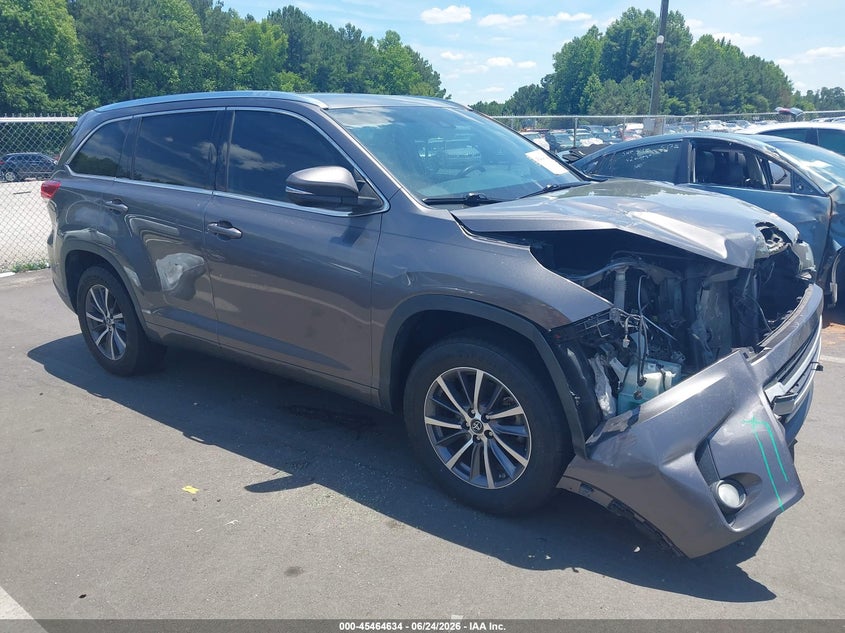2018 Toyota Highlander VIN 5TDKZRFH7JS533767 IAAI salvage auction — RIGHT FRONT, Salvage (Idaho), sold $8,700 on 2026-07-15 (photo 1)