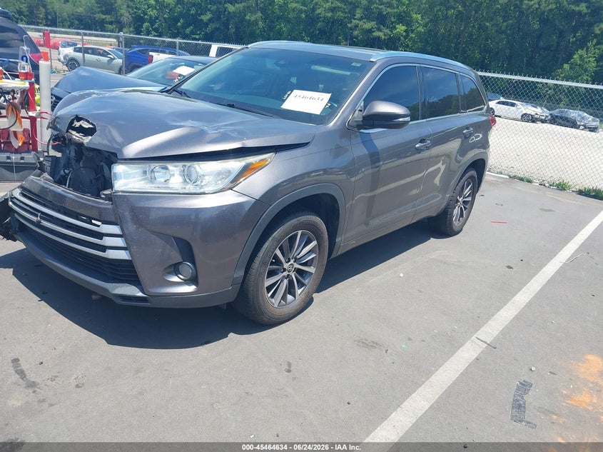 2018 Toyota Highlander VIN 5TDKZRFH7JS533767 IAAI salvage auction — RIGHT FRONT, Salvage (Idaho), sold $8,700 on 2026-07-15 (photo 2)