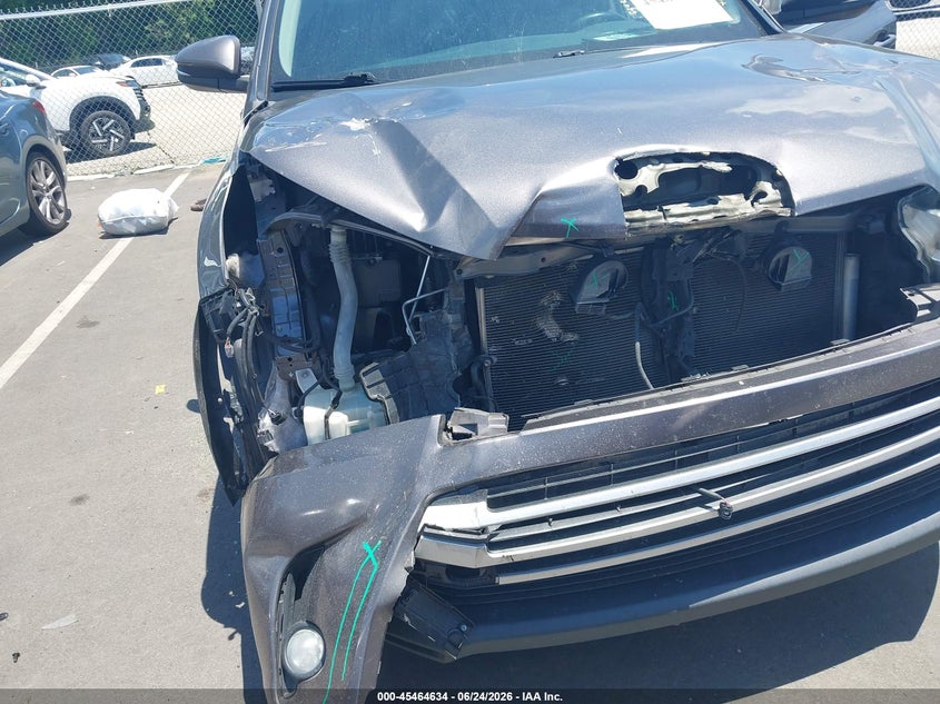 2018 Toyota Highlander VIN 5TDKZRFH7JS533767 IAAI salvage auction — RIGHT FRONT, Salvage (Idaho), sold $8,700 on 2026-07-15 (photo 6)
