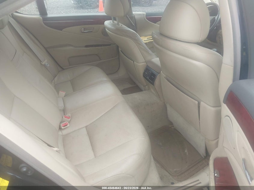 2008 Lexus Ls 460 VIN JTHBL46F485079088 IAAI salvage auction — NORMAL WEAR, Clear (Connecticut), sold $825 on 2026-07-28 (photo 8)