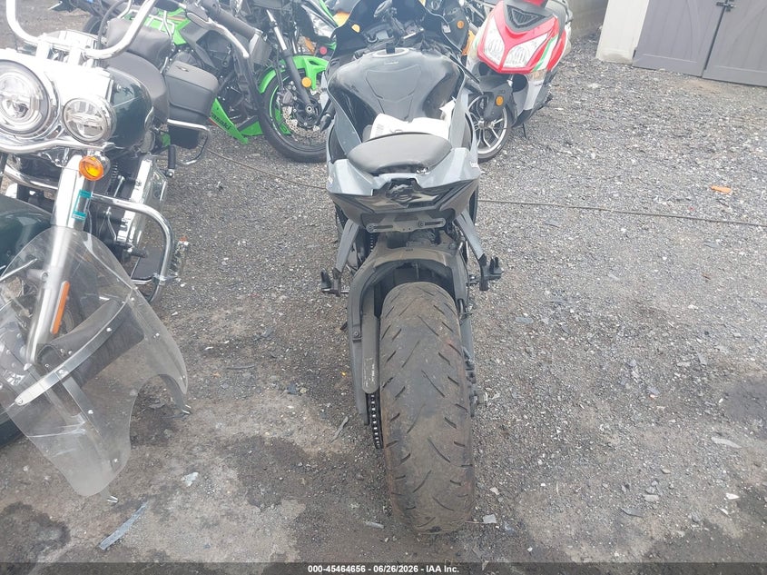 2016 Kawasaki Zx VIN JKAZXCS14GA004447 IAAI salvage auction — SIDE, Salvage (Pennsylvania), sold $3,750 on 2026-07-15 (photo 6)
