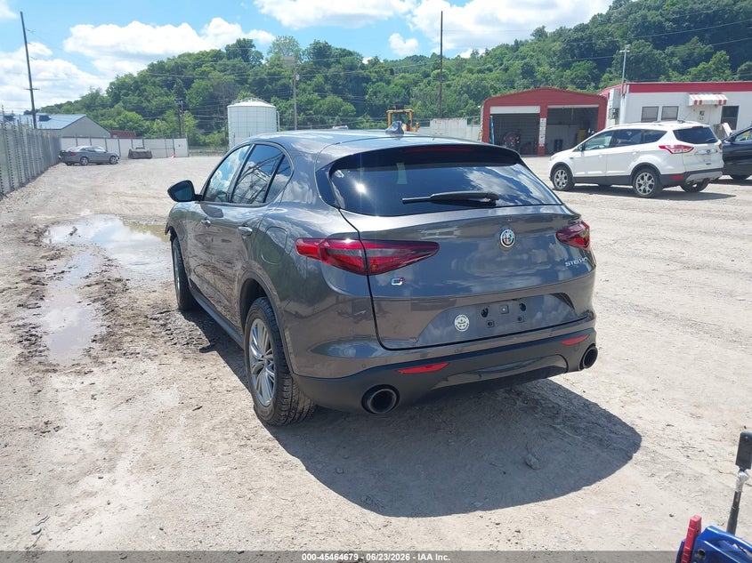 2023 Alfa romeo Stelvio VIN ZASPAKANXP7D57289 IAAI salvage auction — FRONT END, Salvage (Pennsylvania), sold $6,000 on 2026-07-14 (photo 3)