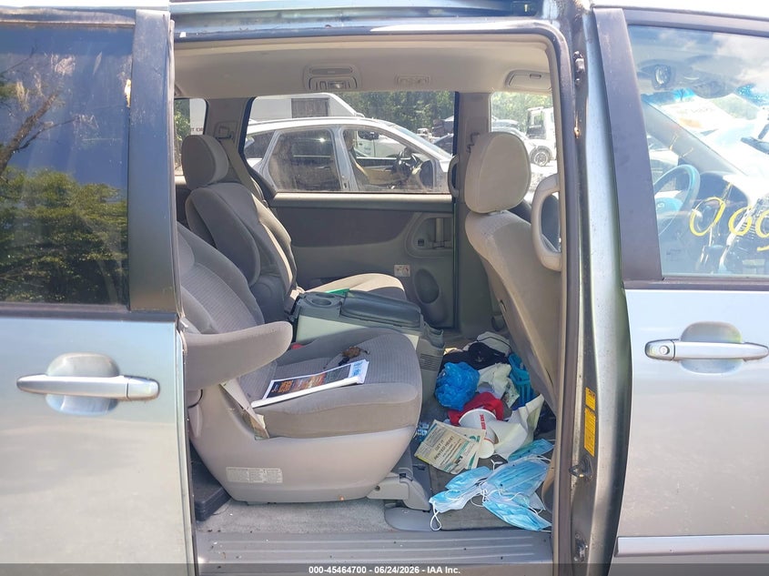 2006 Toyota Sienna VIN 5TDZA23CX6S424040 IAAI salvage auction — BIOHAZARD/CHEMICAL, Salvage - Greater Than 75% (Maryland), sold $475 on 2026-07-11 (photo 8)