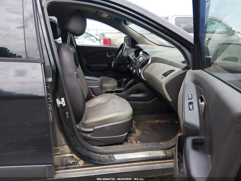 2011 Hyundai Tucson VIN KM8JU3AC6BU297544 IAAI salvage auction — FRONT END, Salvage (Mississippi), sold $600 on 2026-07-17 (photo 5)