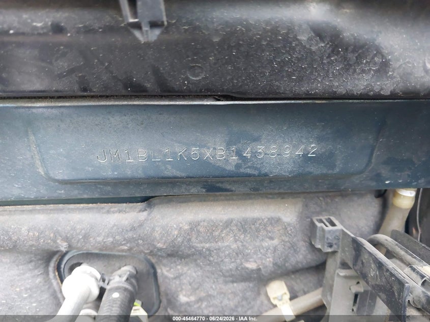 2011 Mazda 3 VIN JM1BL1K5XB1438942 IAAI salvage auction — NORMAL WEAR, Clear (Virginia), sold $450 on 2026-07-28 (photo 9)