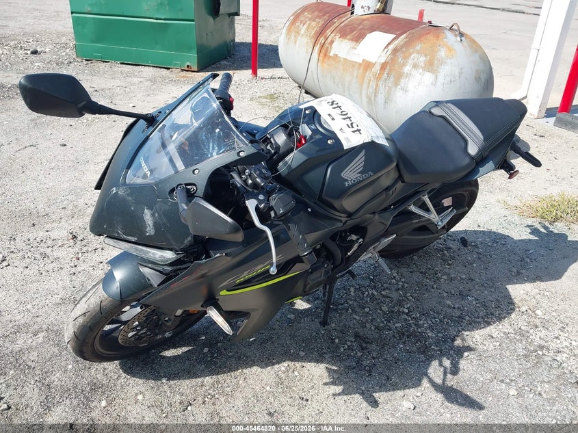 2026 Honda Cbr VIN MLHRH1550T5200794 IAAI salvage auction — FRONT END, Salvage Title, sold $3,450 on 2026-07-29 (photo 2)