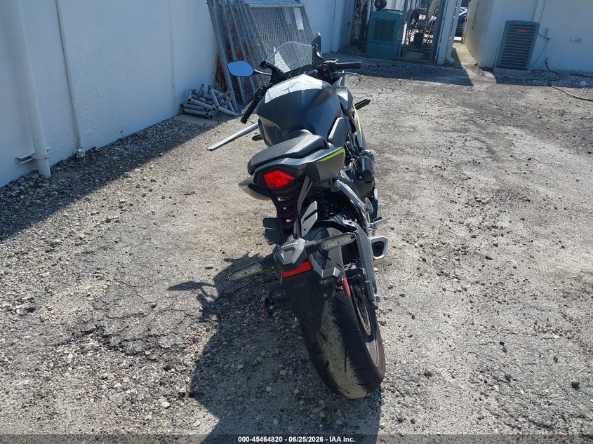 2026 Honda Cbr VIN MLHRH1550T5200794 IAAI salvage auction — FRONT END, Salvage Title, sold $3,450 on 2026-07-29 (photo 6)