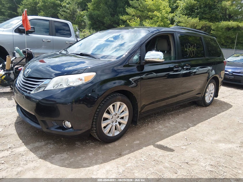 2015 Toyota Sienna VIN 5TDDK3DC5FS103907 IAAI salvage auction — RIGHT FRONT, Clear (Wisconsin), sold $1,900 on 2026-07-22 (photo 2)