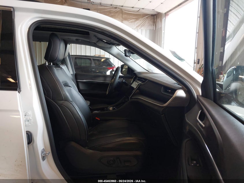 2023 Jeep Grand cherokee VIN 1C4RJHBG9PC566647 IAAI salvage auction — FRONT END, Salvage Title, sold $13,600 on 2026-07-31 (photo 5)