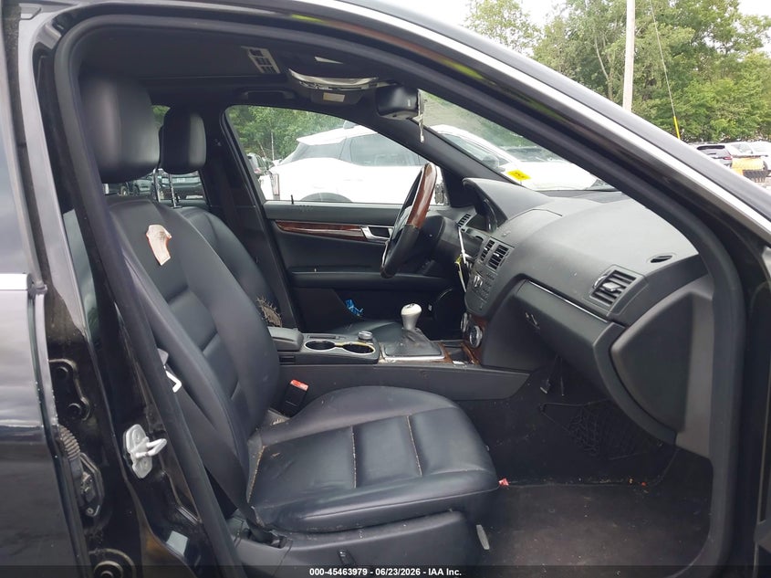 2010 Mercedes-benz C class VIN WDDGF5EBXAR096887 IAAI salvage auction — NORMAL WEAR, Original (New Hampshire), sold $675 on 2026-07-15 (photo 5)