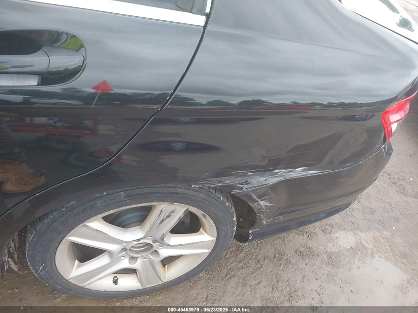 2010 Mercedes-benz C class VIN WDDGF5EBXAR096887 IAAI salvage auction — NORMAL WEAR, Original (New Hampshire), sold $675 on 2026-07-15 (photo 6)