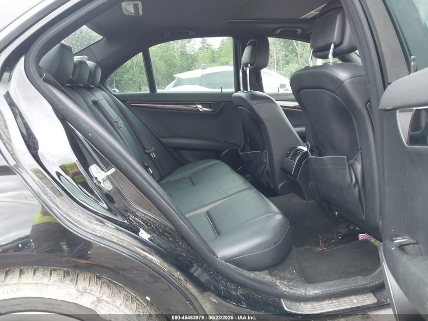 2010 Mercedes-benz C class VIN WDDGF5EBXAR096887 IAAI salvage auction — NORMAL WEAR, Original (New Hampshire), sold $675 on 2026-07-15 (photo 8)