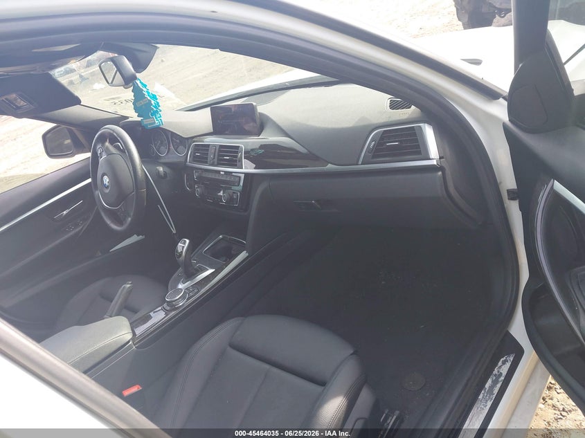 2016 BMW 3er VIN WBA8E3G53GNT26313 IAAI salvage auction — LEFT SIDE, Salvage Title, sold $25 on 2026-07-21 (photo 5)