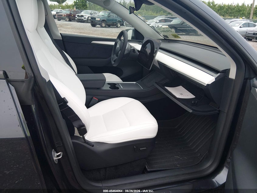 2025 Tesla Model y VIN 7SAYGAEE2SF288796 IAAI salvage auction — REAR END, Wait Title, sold $13,700 on 2026-07-31 (photo 5)
