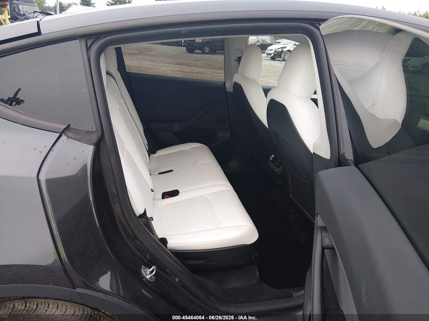 2025 Tesla Model y VIN 7SAYGAEE2SF288796 IAAI salvage auction — REAR END, Wait Title, sold $13,700 on 2026-07-31 (photo 8)