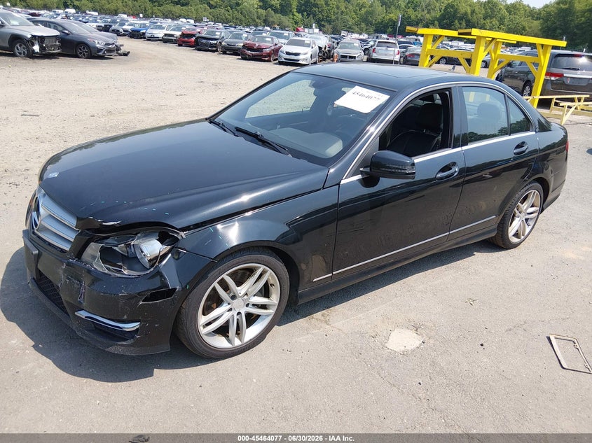 2013 Mercedes-benz C-klasse VIN WDDGF8AB2DA878496 IAAI salvage auction — FRONT END, Salvage (Connecticut), sold $1,300 on 2026-07-30 (photo 2)