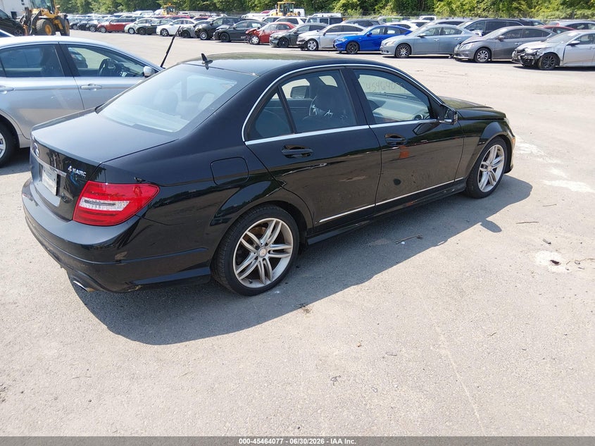 2013 Mercedes-benz C-klasse VIN WDDGF8AB2DA878496 IAAI salvage auction — FRONT END, Salvage (Connecticut), sold $1,300 on 2026-07-30 (photo 4)