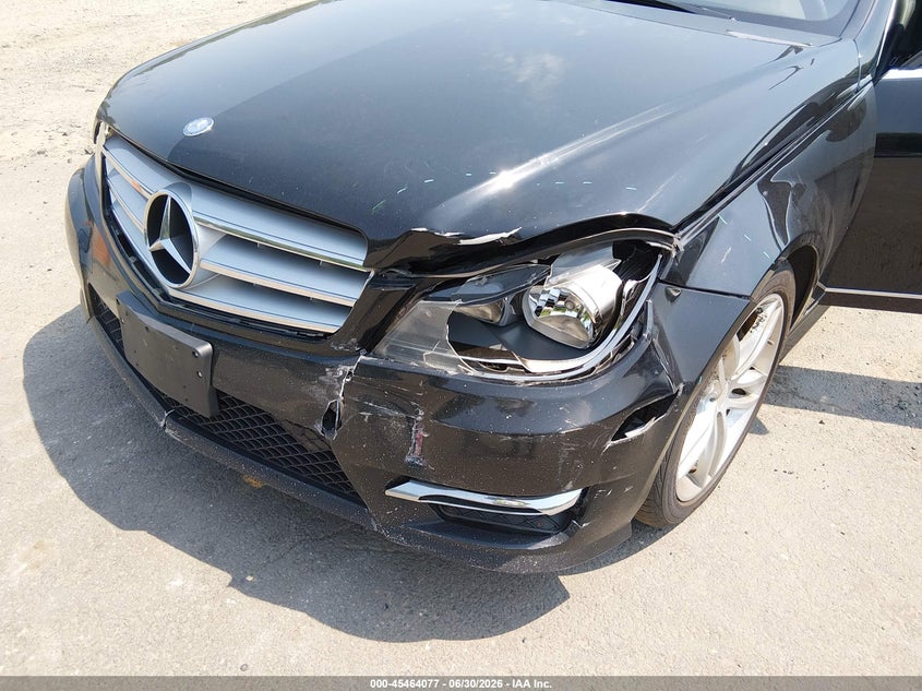 2013 Mercedes-benz C-klasse VIN WDDGF8AB2DA878496 IAAI salvage auction — FRONT END, Salvage (Connecticut), sold $1,300 on 2026-07-30 (photo 6)