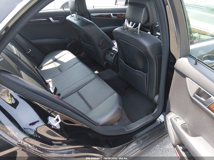 2013 Mercedes-benz C-klasse VIN WDDGF8AB2DA878496 IAAI salvage auction — FRONT END, Salvage (Connecticut), sold $1,300 on 2026-07-30 (photo 8)