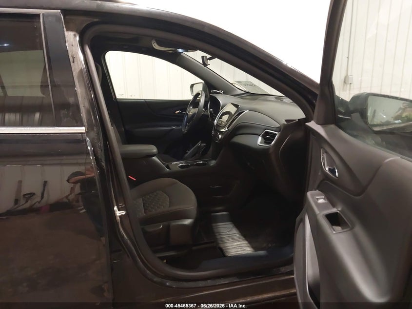2018 Chevrolet Equinox VIN 2GNAXTEX1J6266912 IAAI salvage auction — HAIL, Regular (South Dakota), sold $4,550 on 2026-08-01 (photo 5)