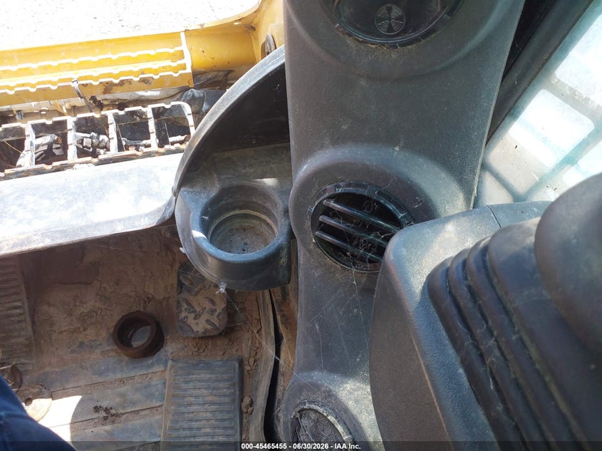 2023 Caterpillar 299d3 VIN CAT0299DADY910961 IAAI salvage auction — SIDE, Bill Of Sale (Louisiana), sold $21,250 on 2026-07-22 (photo 8)