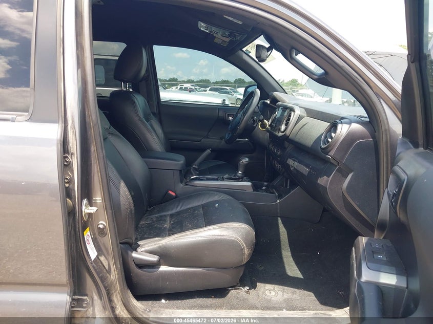 2019 Toyota Tacoma VIN 5TFCZ5AN6KX196353 IAAI salvage auction — WATER/FLOOD, Salvage (Louisiana), sold $10,000 on 2026-07-29 (photo 5)