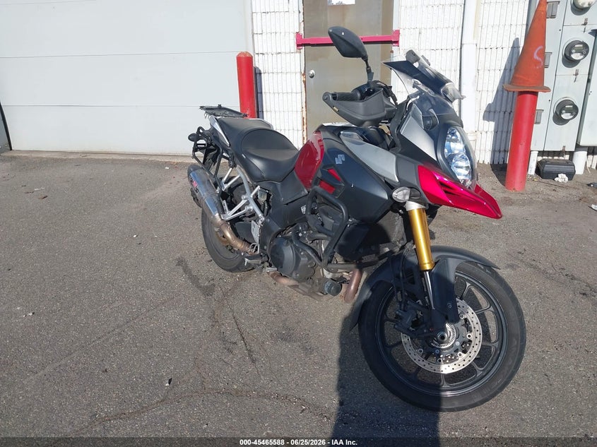 2014 Suzuki VIN JS1VU51A8E2100884 IAAI salvage auction — SIDE, Salvage Title, sold $800 on 2026-07-28 (photo 1)