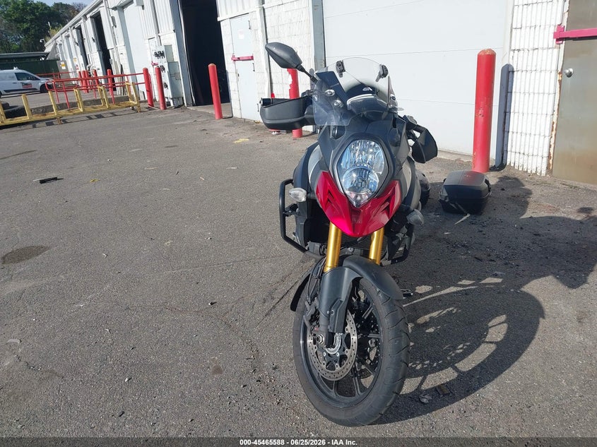 2014 Suzuki VIN JS1VU51A8E2100884 IAAI salvage auction — SIDE, Salvage Title, sold $800 on 2026-07-28 (photo 5)