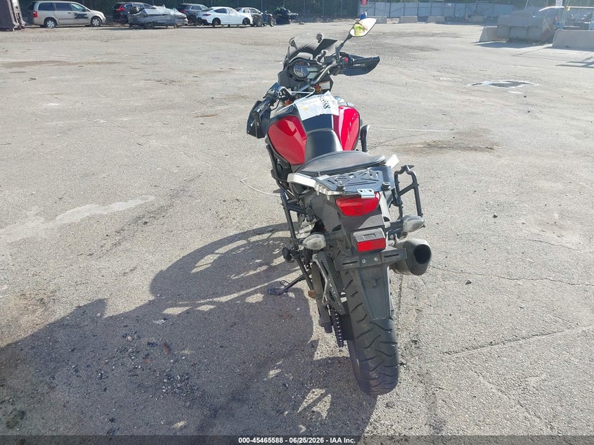 2014 Suzuki VIN JS1VU51A8E2100884 IAAI salvage auction — SIDE, Salvage Title, sold $800 on 2026-07-28 (photo 6)