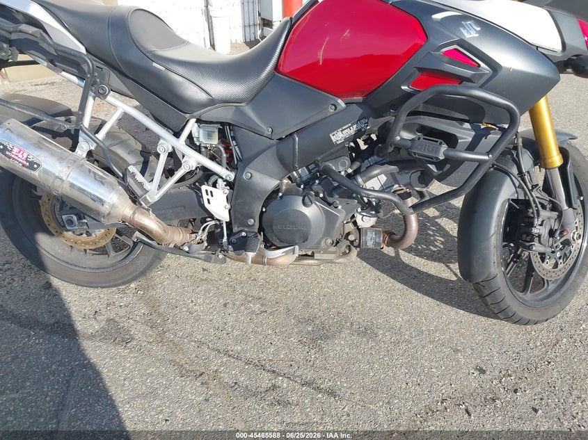 2014 Suzuki VIN JS1VU51A8E2100884 IAAI salvage auction — SIDE, Salvage Title, sold $800 on 2026-07-28 (photo 8)