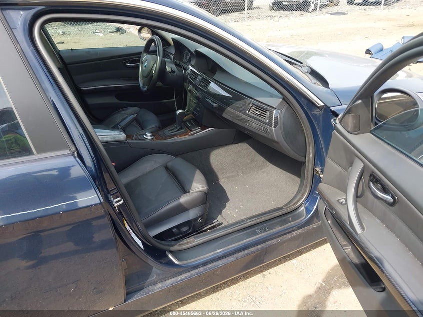 2006 BMW 3er VIN WBAVD33576KV63110 IAAI salvage auction — SIDE, Clear (Virginia), sold $325 on 2026-07-30 (photo 5)